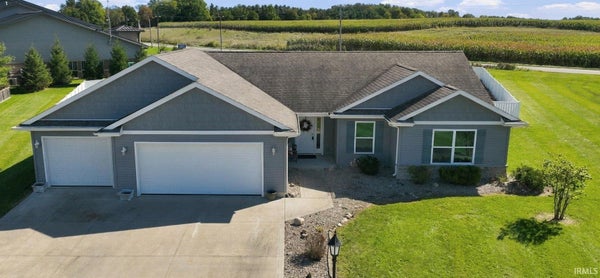 201 CHICKADEE LN, WARSAW, IN 46580 - Image 057cc09cf88dcc0aad7ca2239dd1a005/2233461841
