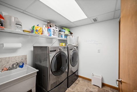 Tiny photo for 5666 W County Rd 950 N, Rossville, IN 46065 (MLS # 202640254)