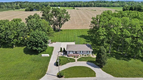Tiny photo for 5666 W County Rd 950 N, Rossville, IN 46065 (MLS # 202640254)