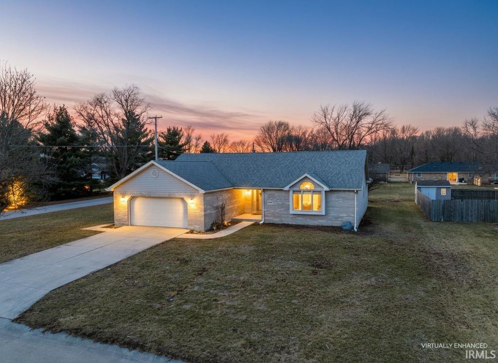 Photo of 5608 W Wedgewood Lane, Muncie, IN 47304 (MLS # 202605675)
