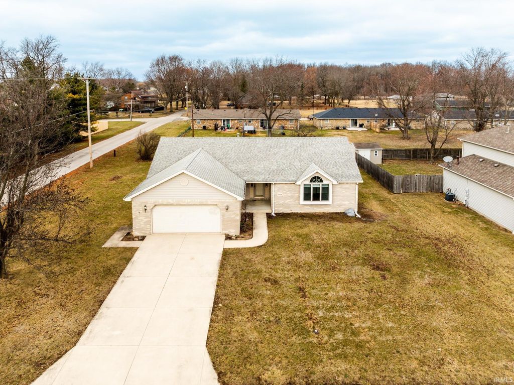 Photo of 5608 W Wedgewood Lane, Muncie, IN 47304 (MLS # 202605675)