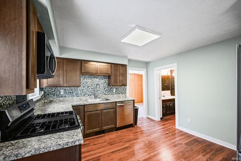 Tiny photo for 114 S Illinois Street, Delphi, IN 46923 (MLS # 202628618)