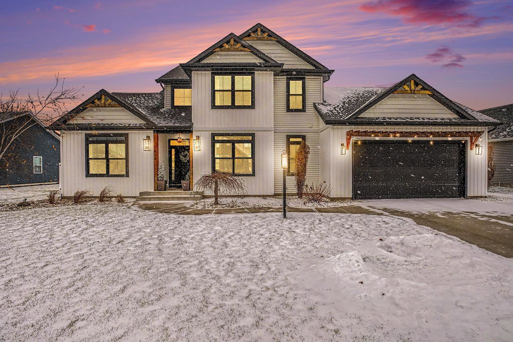 Photo of 1602 Cobble Hills Drive, Osceola, IN 46561 (MLS # 202549404)