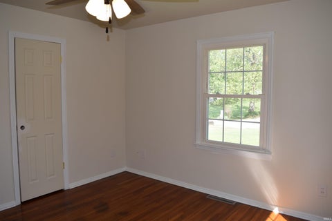 Tiny photo for 5718 Plainview Drive, Evansville, IN 47720 (MLS # 202638831)