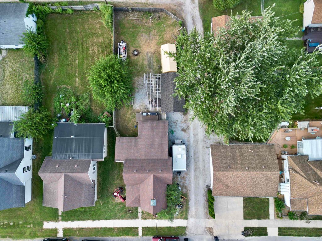 Photo of 2412 S B Street, Elwood, IN 46036 (MLS # 202605588)