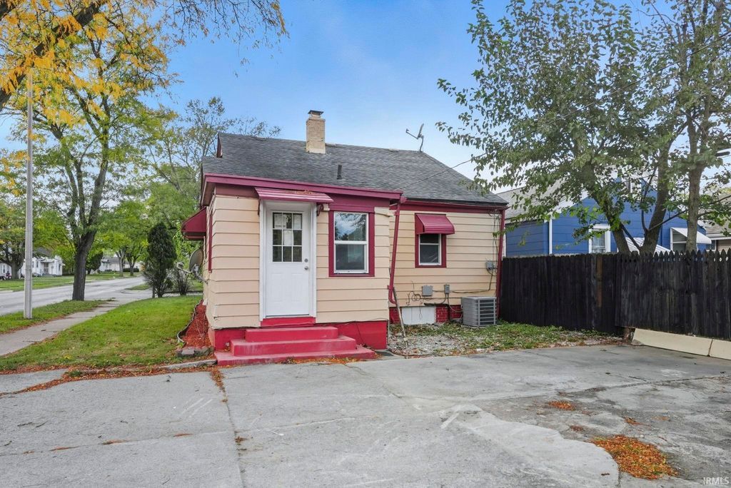 Photo of 4229 Reed Street, Fort Wayne, IN 46806 (MLS # 202544771)