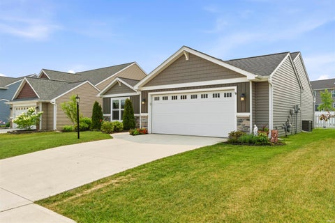 Tiny photo for 14041 Aloes Passage, Fort Wayne, IN 46845 (MLS # 202628927)