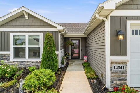 Photo of 14041 Aloes Passage, Fort Wayne, IN 46845 (MLS # 202628927)