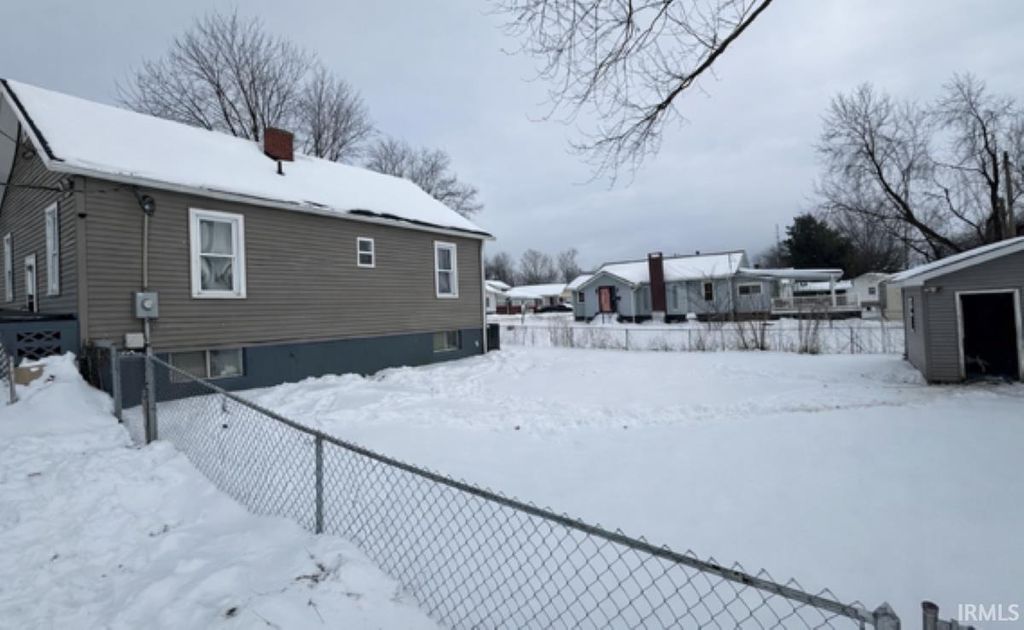 Photo of 605 S 9th Street, Petersburg, IN 47567 (MLS # 202603314)