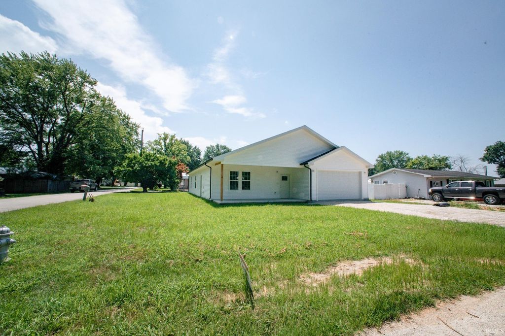 Photo of 201 Roland, Vincennes, IN 47591 (MLS # 202626769)