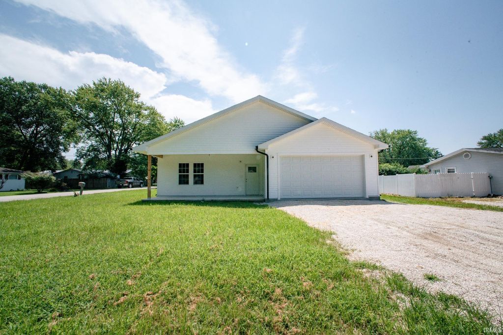 Photo of 201 Roland, Vincennes, IN 47591 (MLS # 202626769)