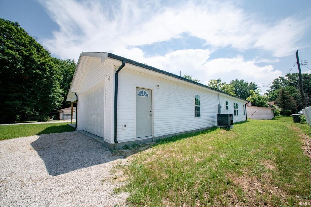 Photo of 201 Roland, Vincennes, IN 47591 (MLS # 202626769)