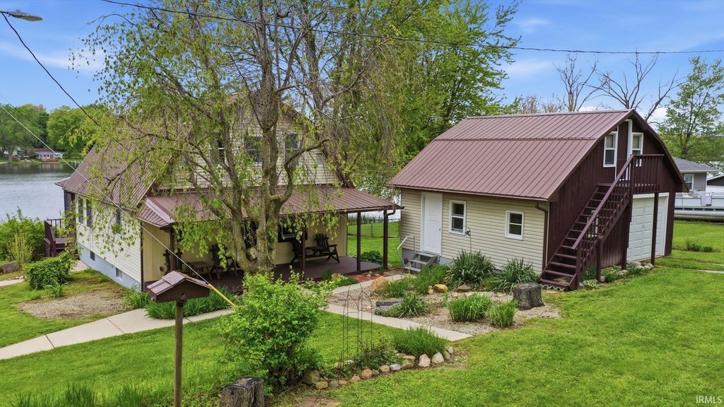 Photo of 402 S Kohn Drive, Albion, IN 46701 (MLS # 202617401)