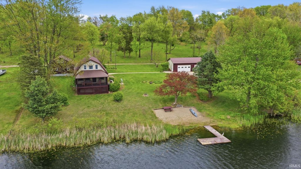Photo of 402 S Kohn Drive, Albion, IN 46701 (MLS # 202617401)