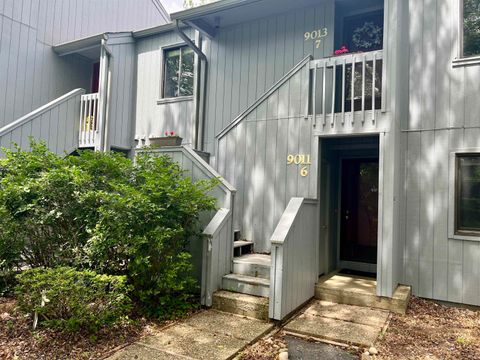 Photo of 9011 S Pointe Ridge Lane #6, Bloomington, IN 47401 (MLS # 202603511)