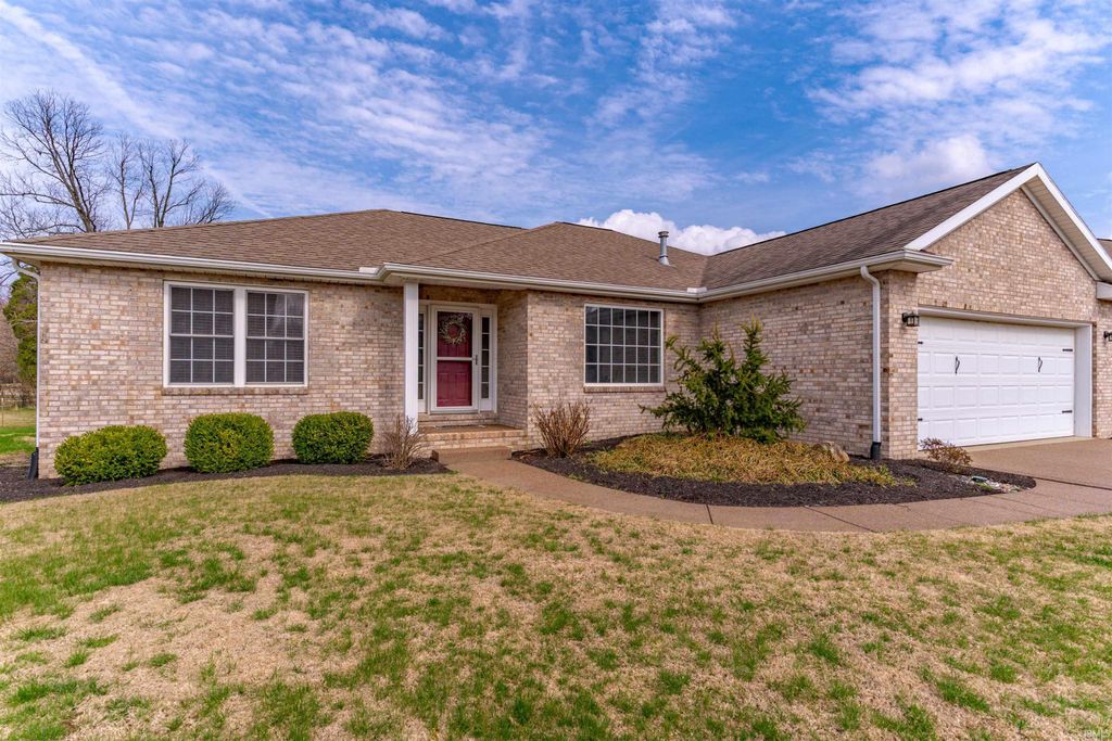 Photo of 2522 Caytlyn Court, Newburgh, IN 47630 (MLS # 202607925)