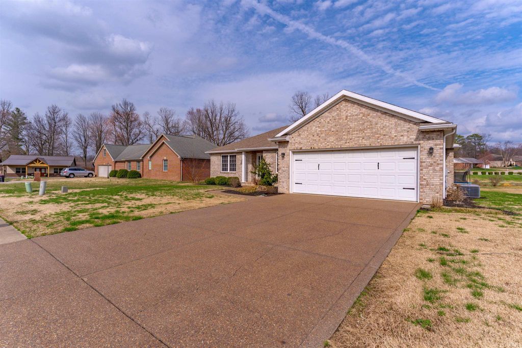 Photo of 2522 Caytlyn Court, Newburgh, IN 47630 (MLS # 202607925)