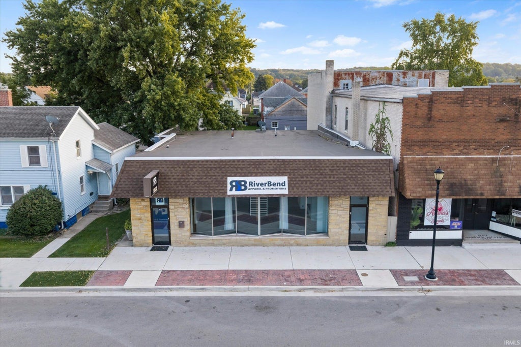 Photo of 417 W 7TH Street, Mishawaka, IN 46544 (MLS # 202642697)