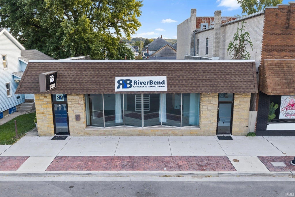 Photo of 417 W 7TH Street, Mishawaka, IN 46544 (MLS # 202642697)