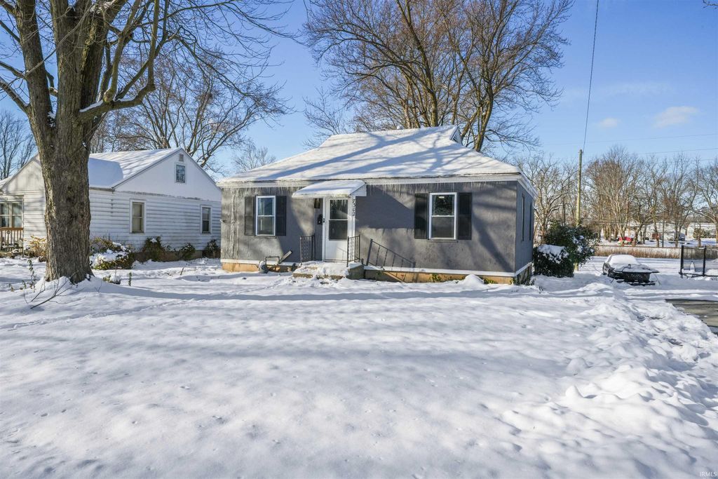 Photo of 7302 BRADBURY Avenue, Fort Wayne, IN 46809 (MLS # 202548197)