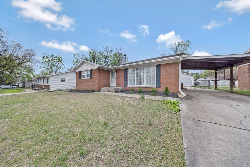 Photo of 7509 E Chandler Avenue, Evansville, IN 47715 (MLS # 202611675)