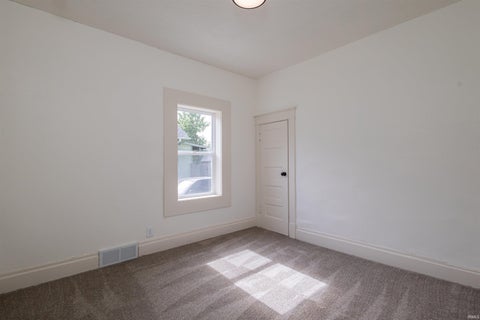 Tiny photo for 519 S Grant Street, South Bend, IN 46619 (MLS # 202641072)