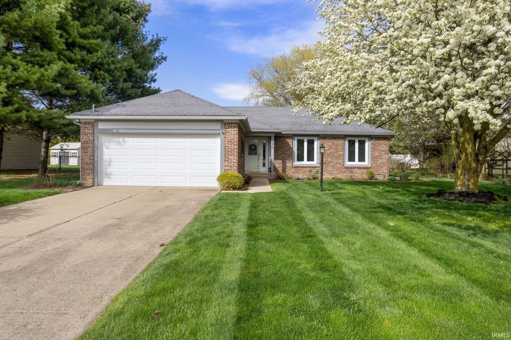 Photo for 210 W Ramey Street, Rossville, IN 46065 (MLS # 202411937)