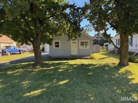 Photo of 2106 N Byrkit Street, Mishawaka, IN 46545 (MLS # 202540889)