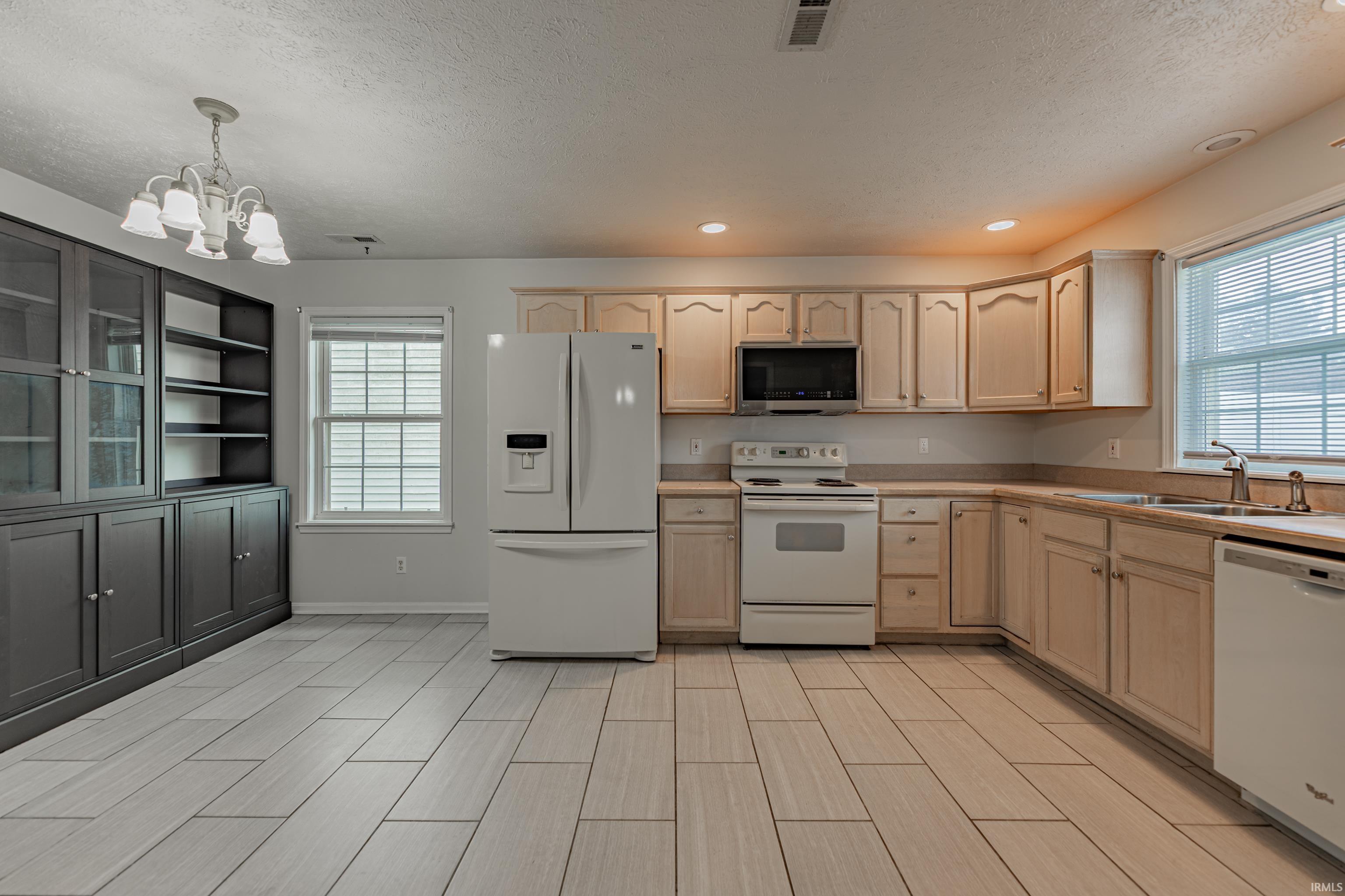 Evansville, Indiana 47711, United States, 4 Bedrooms Bedrooms, ,3 BathroomsBathrooms,Residential,Active,176071