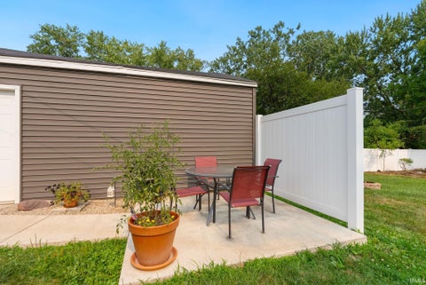 Tiny photo for 5410 Forest Avenue, Fort Wayne, IN 46815 (MLS # 202628337)