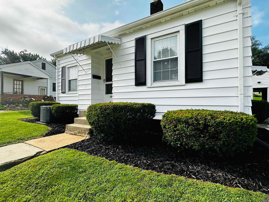 Photo of 1003 E National Highway, Washington, IN 47501 (MLS # 202612610)