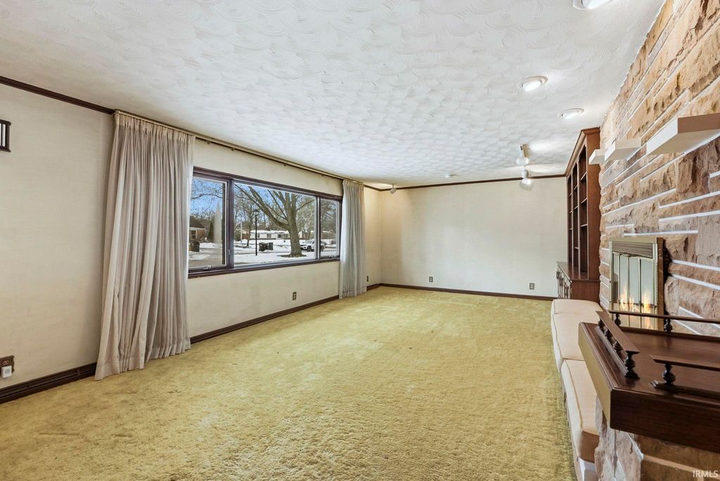 Photo of 4423 Bradwood Terrace, Fort Wayne, IN 46815 (MLS # 202604397)