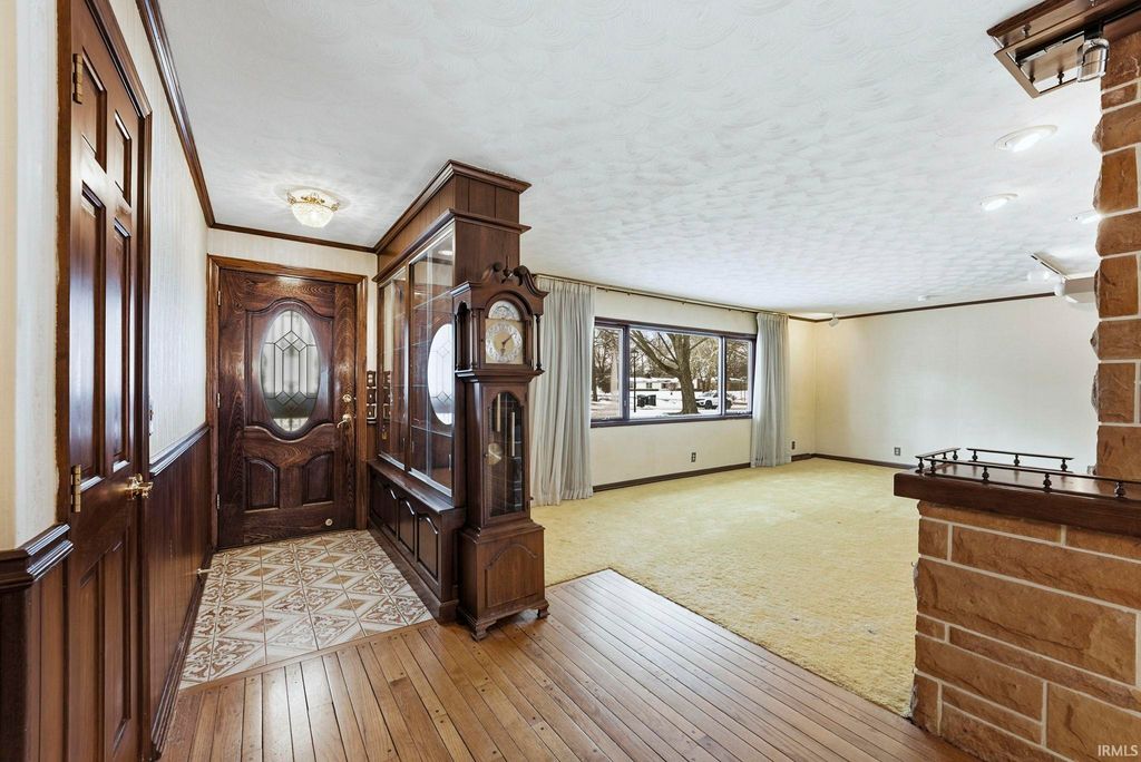 Photo of 4423 Bradwood Terrace, Fort Wayne, IN 46815 (MLS # 202604397)