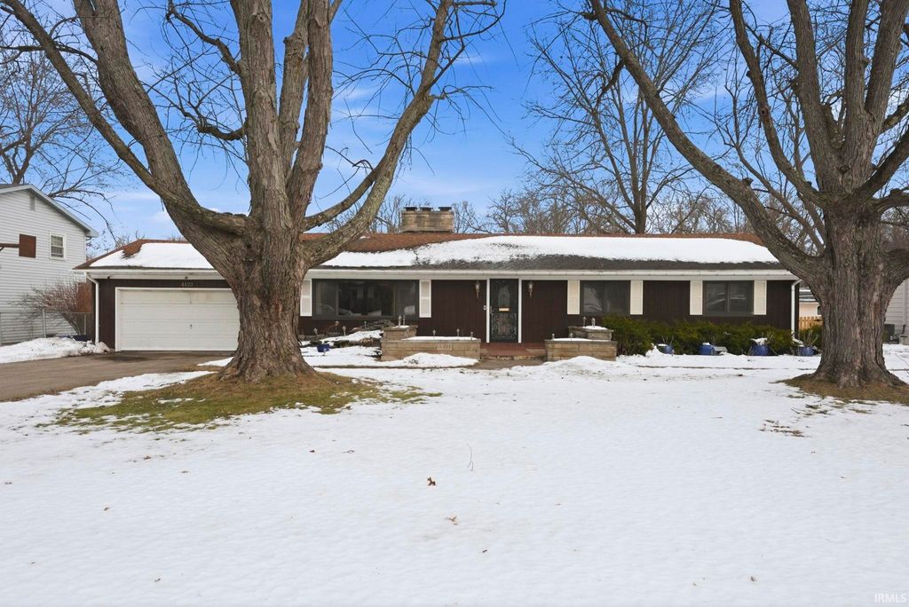 Photo of 4423 Bradwood Terrace, Fort Wayne, IN 46815 (MLS # 202604397)