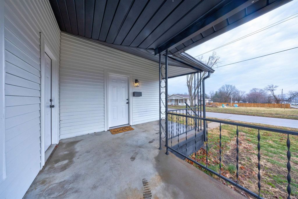 Photo of 718 S Illinois Street, Bicknell, IN 47512 (MLS # 202607057)