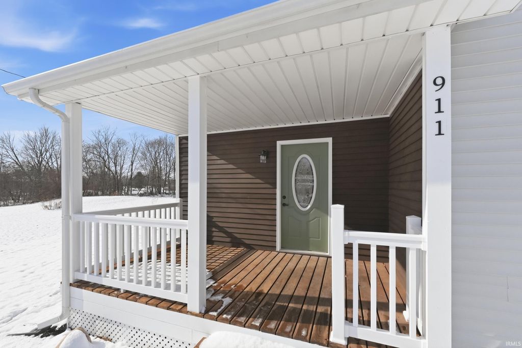 Photo of 911 N Wayne Street, Warren, IN 46792 (MLS # 202548280)