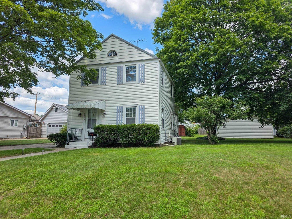 Photo of 1514 Woodward Avenue, Elkhart, IN 46514 (MLS # 202629774)