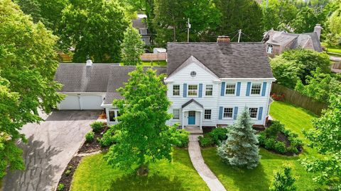 Photo of 2708 Eastbrook Drive, Fort Wayne, IN 46805 (MLS # 202620191)