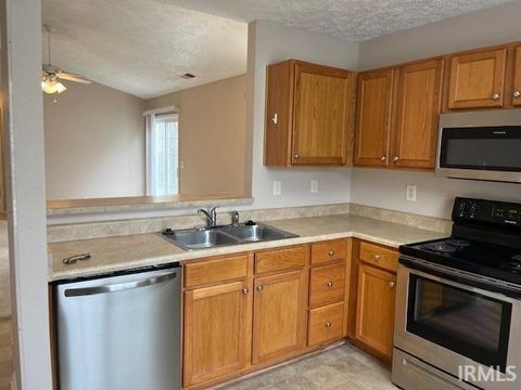 Tiny photo for 3533 Pigeonbrook Court, Evansville, IN 47715 (MLS # 202540358)