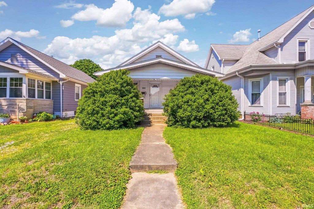 Photo of 1603 Hollywood Avenue, Evansville, IN 47712 (MLS # 202616152)