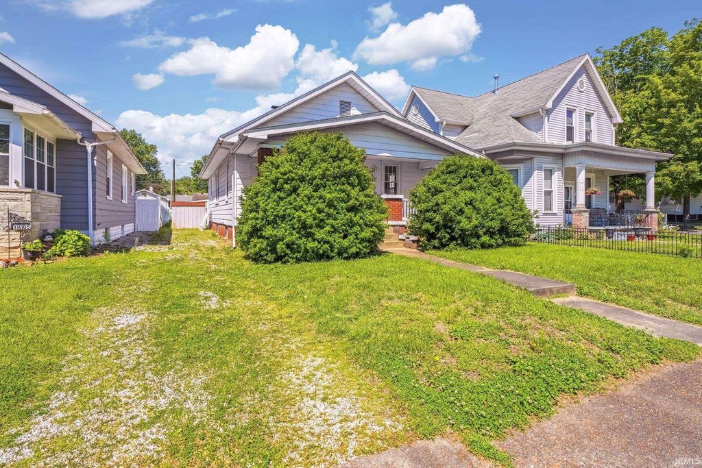 Photo of 1603 Hollywood Avenue, Evansville, IN 47712 (MLS # 202616152)
