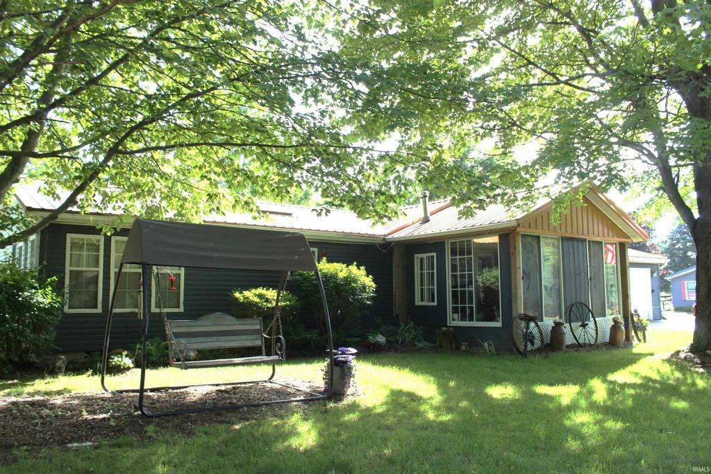 Photo of 3335 W Loon Lake Rd RD, Angola, IN 46703 (MLS # 202625991)