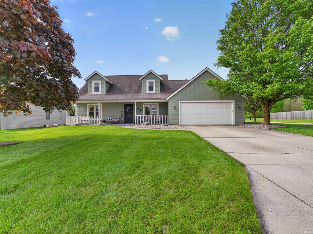 Photo of 735 Woodland Springs Place, Fort Wayne, IN 46825 (MLS # 202615967)