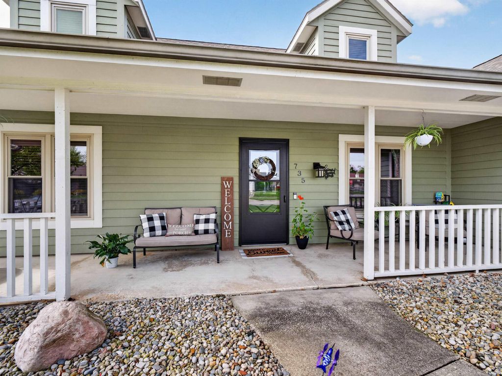 Photo of 735 Woodland Springs Place, Fort Wayne, IN 46825 (MLS # 202615967)