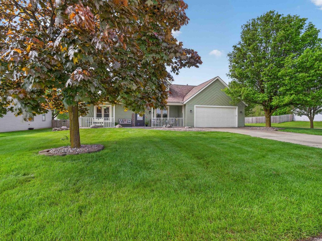 Photo of 735 Woodland Springs Place, Fort Wayne, IN 46825 (MLS # 202615967)