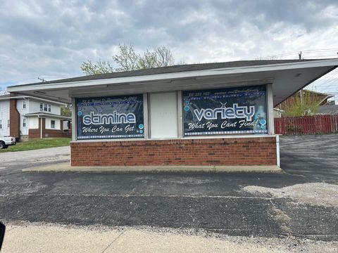 Tiny photo for 901 S Walnut Street, Bloomington, IN 47401 (MLS # 202612667)