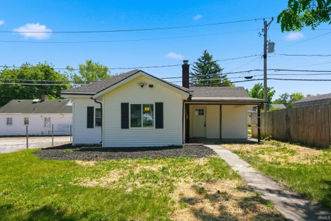 Photo of 1721 W 4th Street, Fort Wayne, IN 46808 (MLS # 202621751)