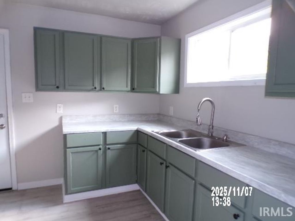 Photo of 1224 S Beacon Street, Muncie, IN 47302 (MLS # 202546080)