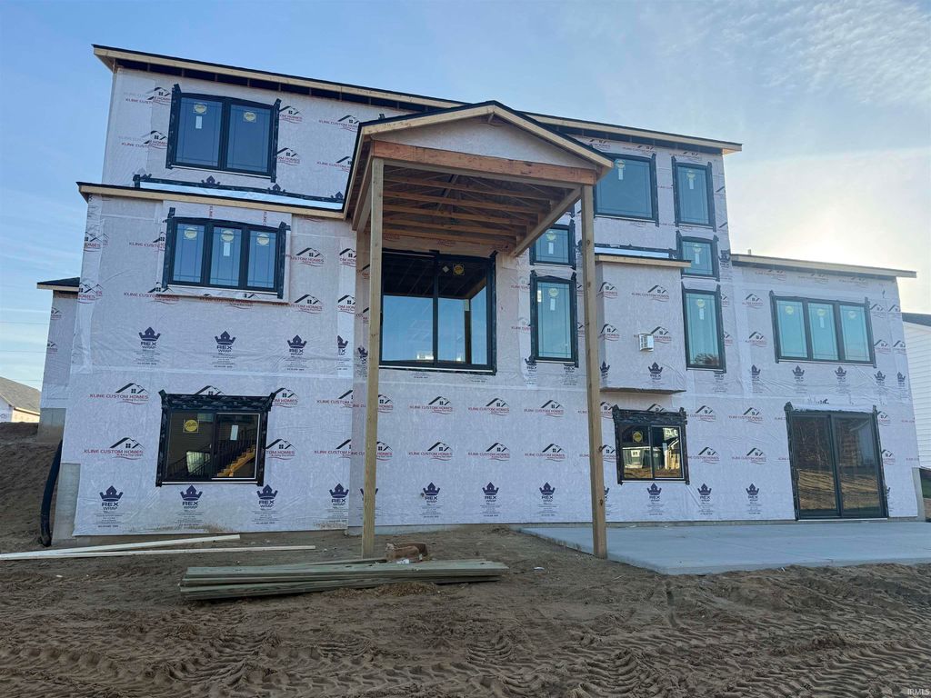 Photo of 11115 Calle Jules NBV 311 Court, Osceola, IN 46561 (MLS # 202547996)