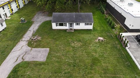 Tiny photo for 3731 E Market Street, Logansport, IN 46947 (MLS # 202539138)